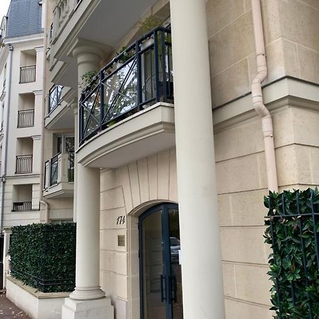 Ferienwohnung Lieu De Ressourcement A Robinson Le Plessis-Robinson Exterior foto